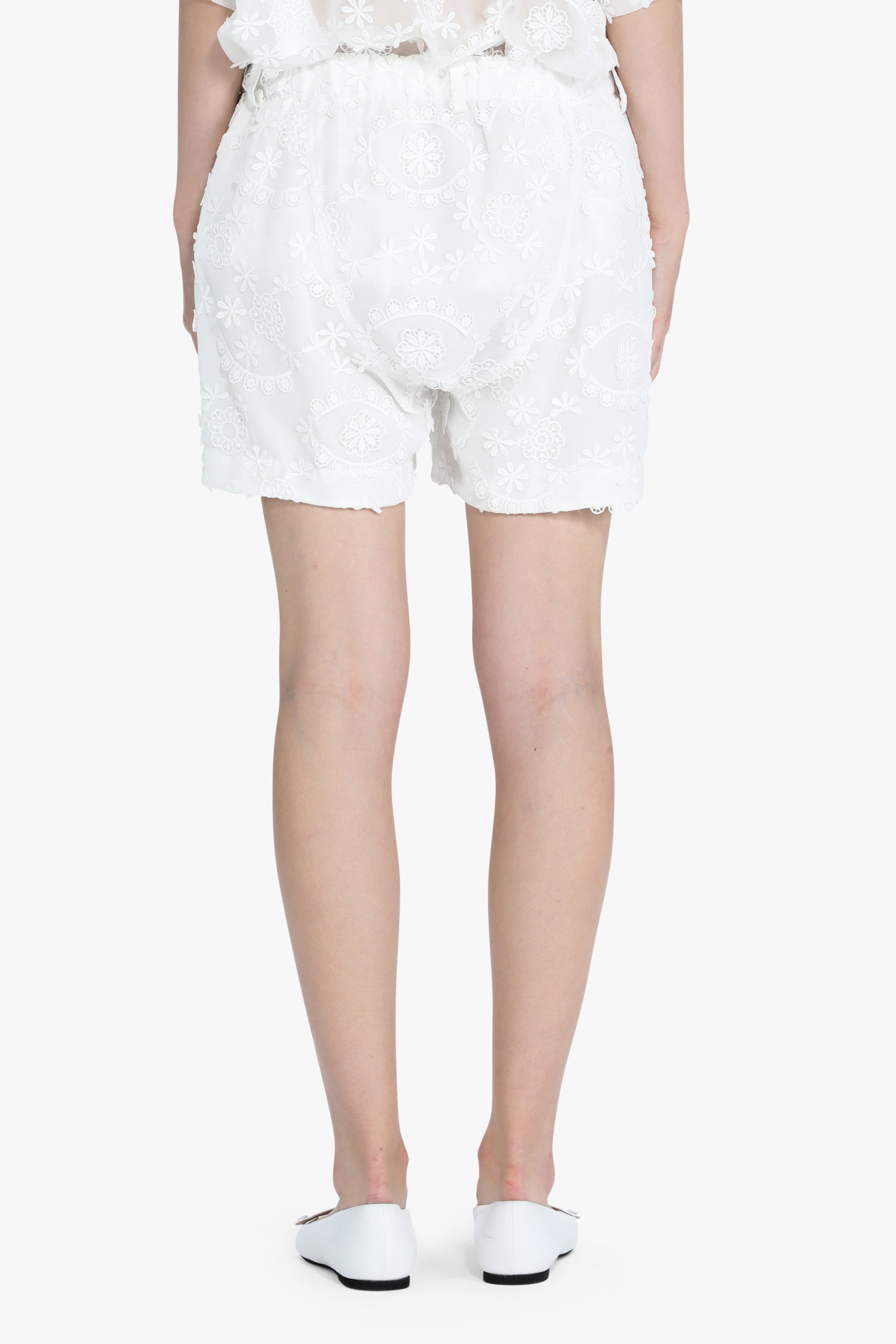 Shorts in pizzo